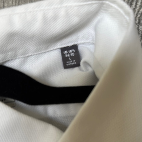 Van Heusen White Dress Shirt with Point Collar 16-16.5 34/35 size L - Picture 7 of 7